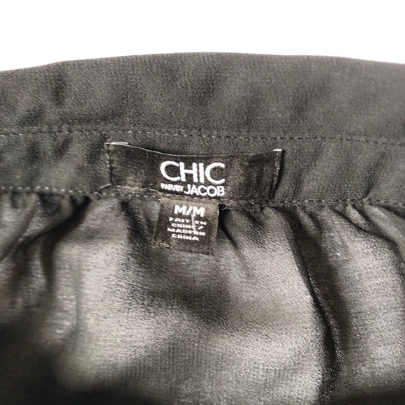 Elegant Black Sleeveless Top - Picture 5 of 12